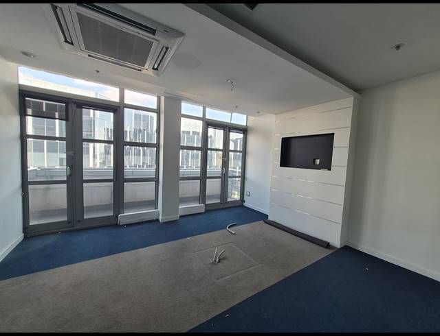 1,597M² OFFICE TO LET IN SANDTON CENTRAL
